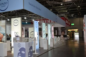 Rigging und Beleuchtung Messestand