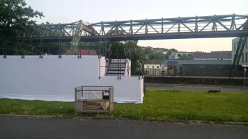 Moderatorenbühne Schwebebahnlauf